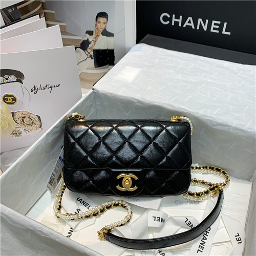 chanel pearl flap bag black