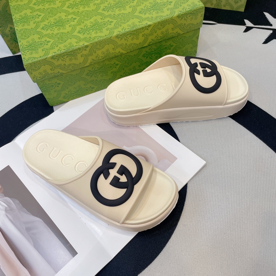 Gucci’s latest spring summer sandal flat-soled slippers collection D - Image 7