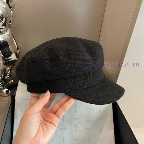 PRADA's new canvas duckbill military cap, black and white, with a head circumference of 57cm69tdvuou