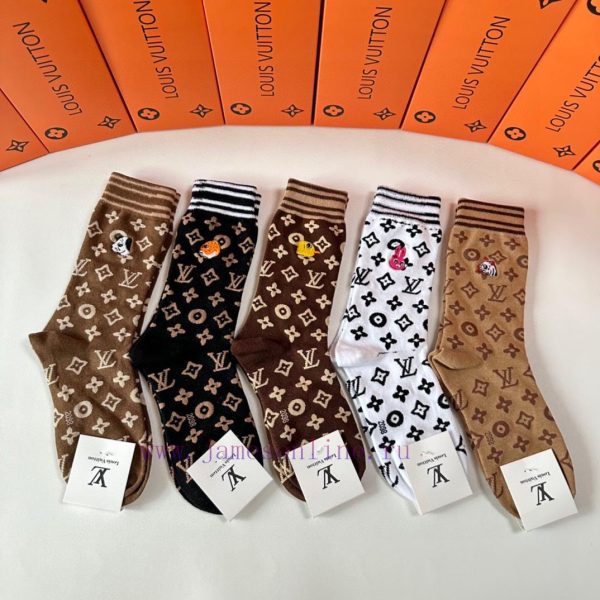 PackagingLV Louis Vuitton's new mid to long animal embroidery pile socks come in a box of fi509mtsh0