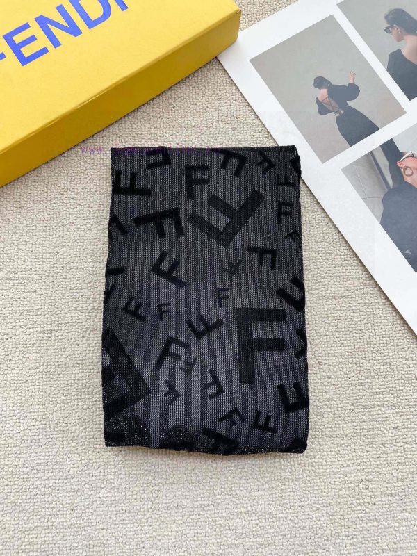 Comes with a box and a pair of FENDL jumpsuit mesh pants from the official website in [color9rl8uslx