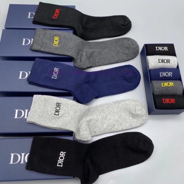 Dior's new mid length socks from D Home are now available in one box with five pairs of embrngag9flp