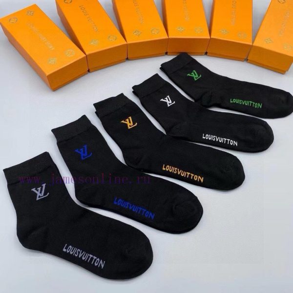 Louis Vuitton's new mid-range socks from Donkey Home come in one original box with five pair20poudmq