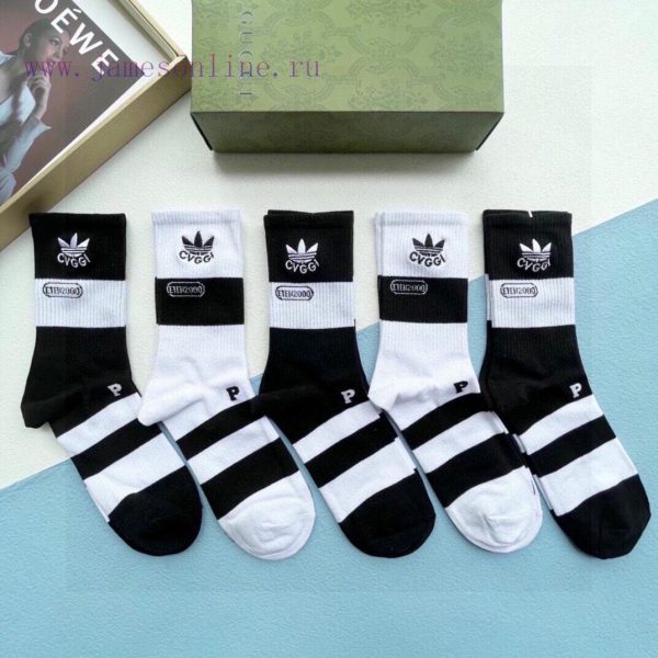 Comes with a box of five pairs of Adidas X Gucci limited edition collection - high socksGucc3n8u2o8d