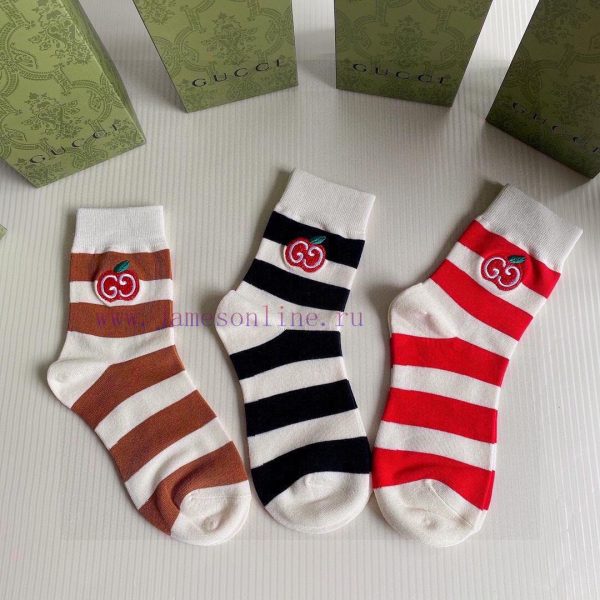 PackagingGUCCI's new classic mid to long embroidered pile socks come in a box of three pairswrigh1cx