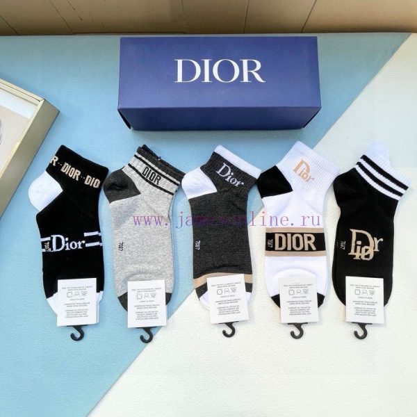 Comes with a box of five pairs of DIOR Dior ins super popular small items, Vintage must-havetk77rect