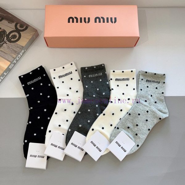 Comes in a box of 5 pairsMiumiu's high-quality super popular mid length socks are highly rec799iqw7l