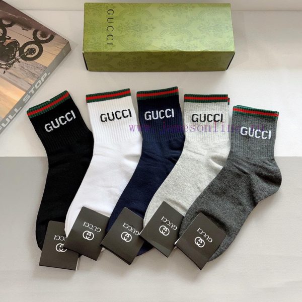 Comes in a box of 5 pairsGucci's new mid length socks, made of pure cotton fabric, are a musfuh81tv2