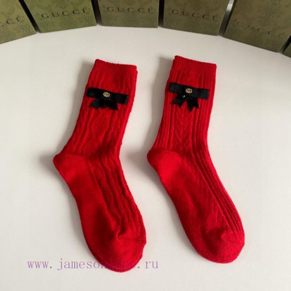 PackagingRed Red Socks Gucci Gucci ? A box of two pairs of new classic medium to long stackenor5icv6
