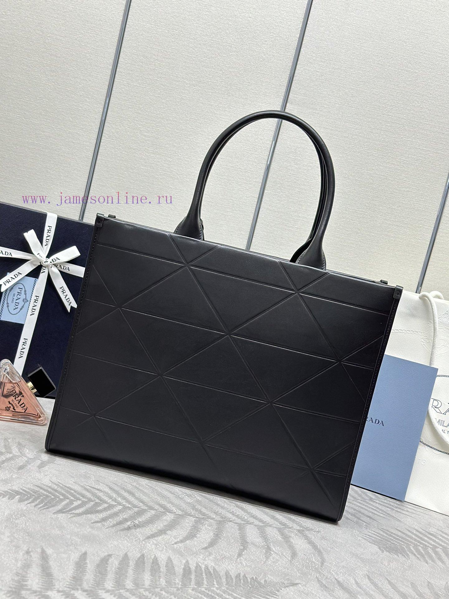 The new triangular diamond grid tote bag 1BA377 tote bag large sizeThis tote bag is made of aboxgly7 - Image 3