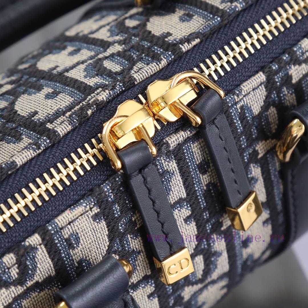 Original factory grade mini pillow bagThis Dior Groove 16 mini handbag is a new addition to jnt4xywr - Image 6