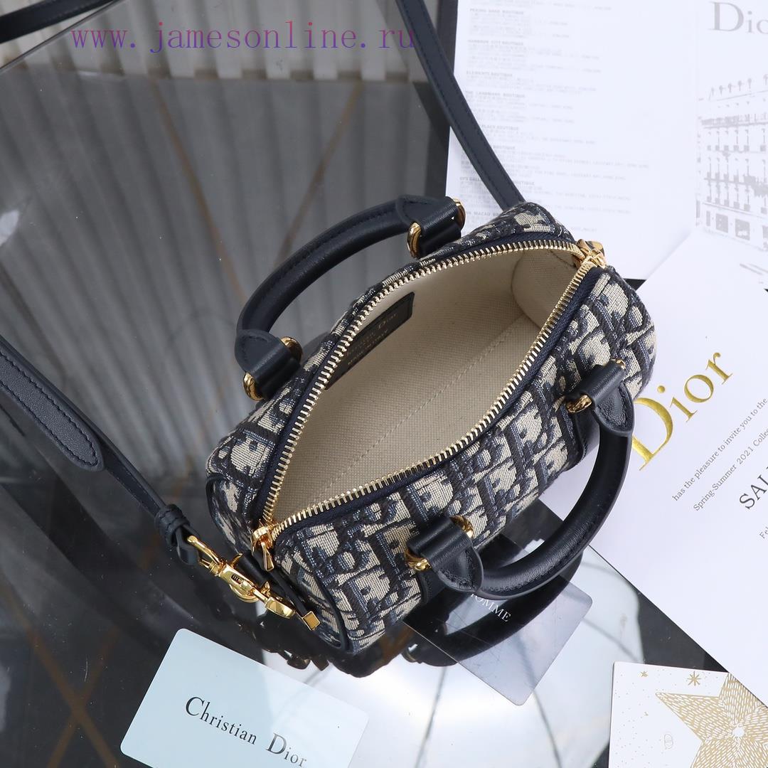 Original factory grade mini pillow bagThis Dior Groove 16 mini handbag is a new addition to jnt4xywr - Image 7