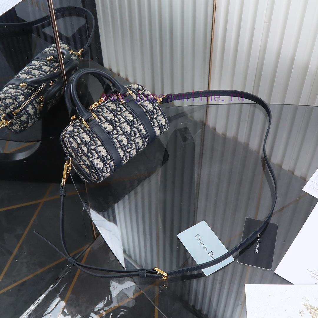 Original factory grade mini pillow bagThis Dior Groove 16 mini handbag is a new addition to jnt4xywr - Image 9
