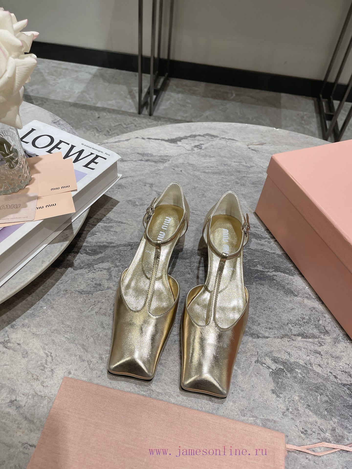 MIU MIU 24 Spring/Summer New Collection Retro Square Head Thick Heel Cool DragSimple yet claxi4chvqg