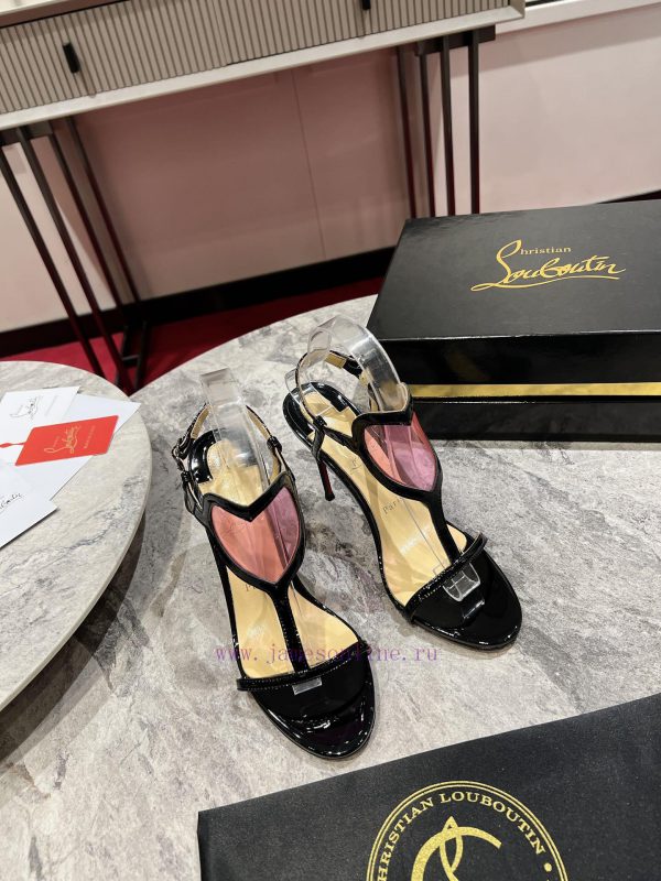 Heart shaped film sandals ︎ ️Showcasing feminine charm in Loubigirl, reinterpreting one of t2f2i5q4x