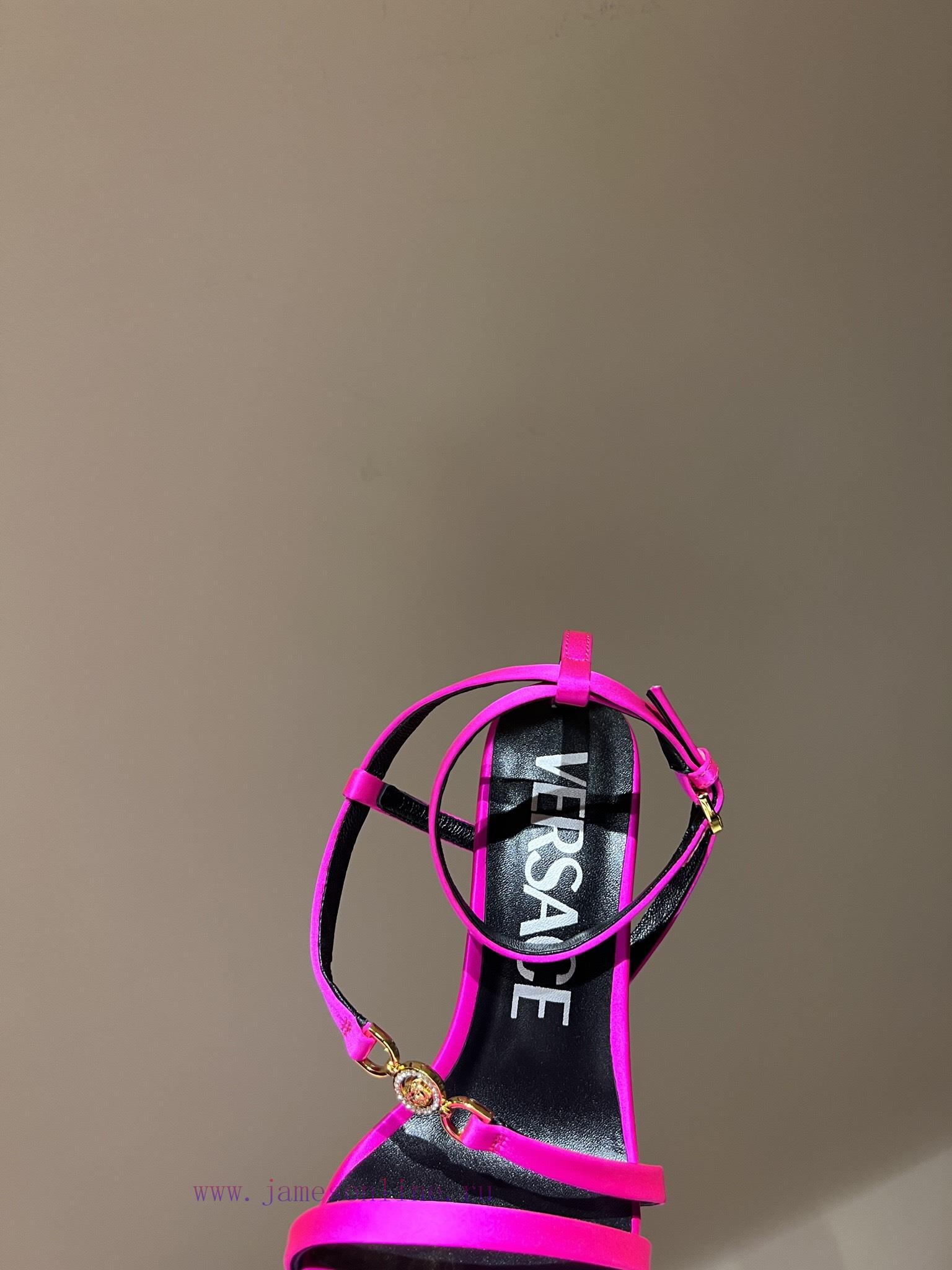 The most2023/fW/Versace: The Perfect Interpretation of Medusa|Very rich Italian style pairedxm4lusdp - Image 6