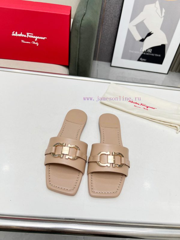 The 2024 non Lagamu new slippers are making a big splash. The original version has beautiful596k4p0o