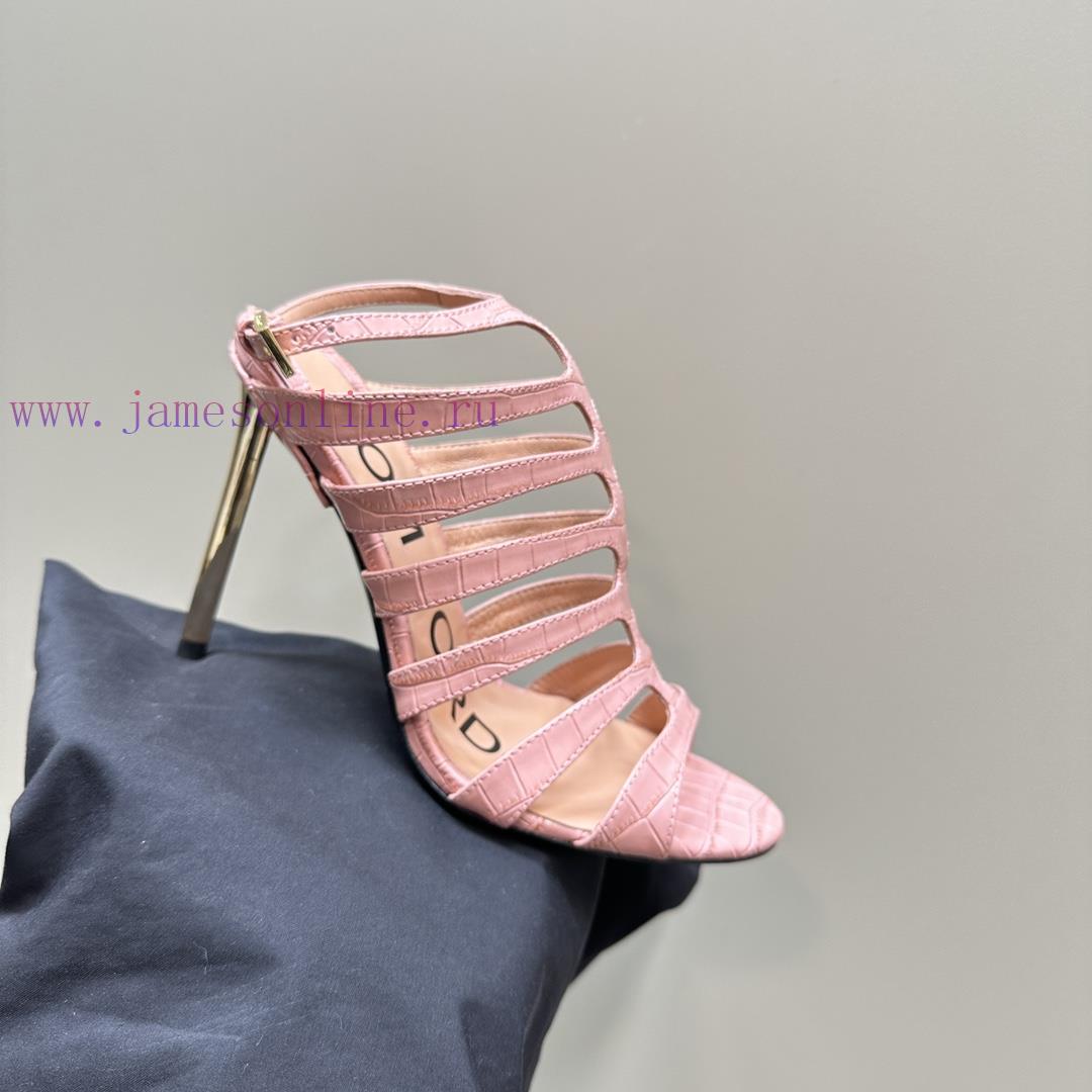 The mostIns hot series, Tomford metal texture decoration with empty high heels2024 Milan Fashqdrh8fw - Image 8