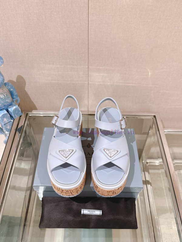 -24Fw Spring/Summer New Prada Wood Grain Thick Bottom Cross Rubber SandalsThis rubber sandalghpafn1a