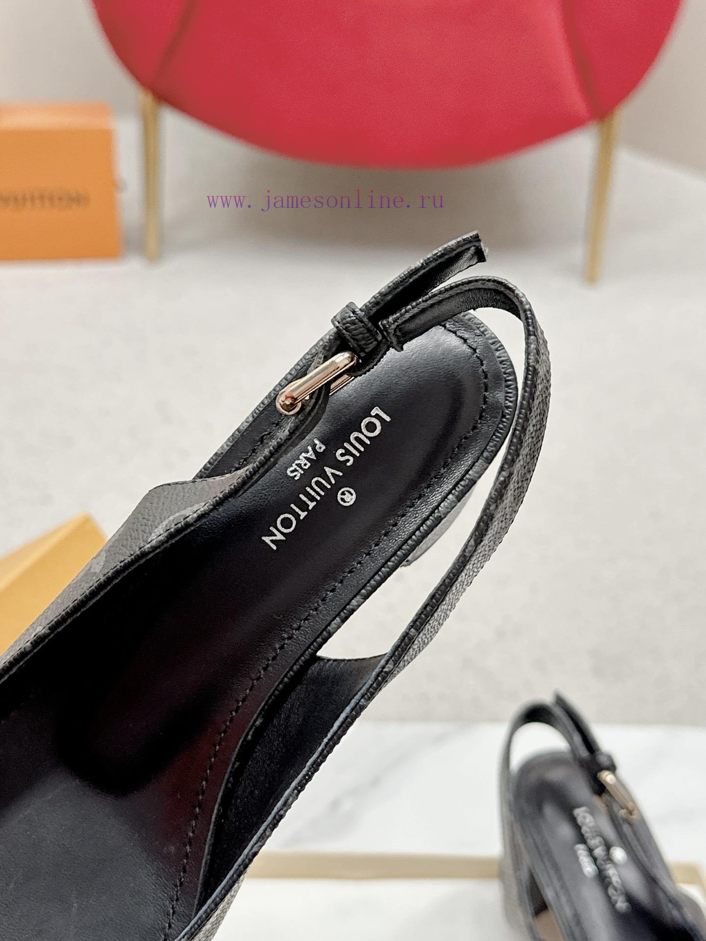 ️ Lv Single Shoe: This Urban Twist women's shoe provides a fashionable upgrade to the classi1gbkcofa - Image 10