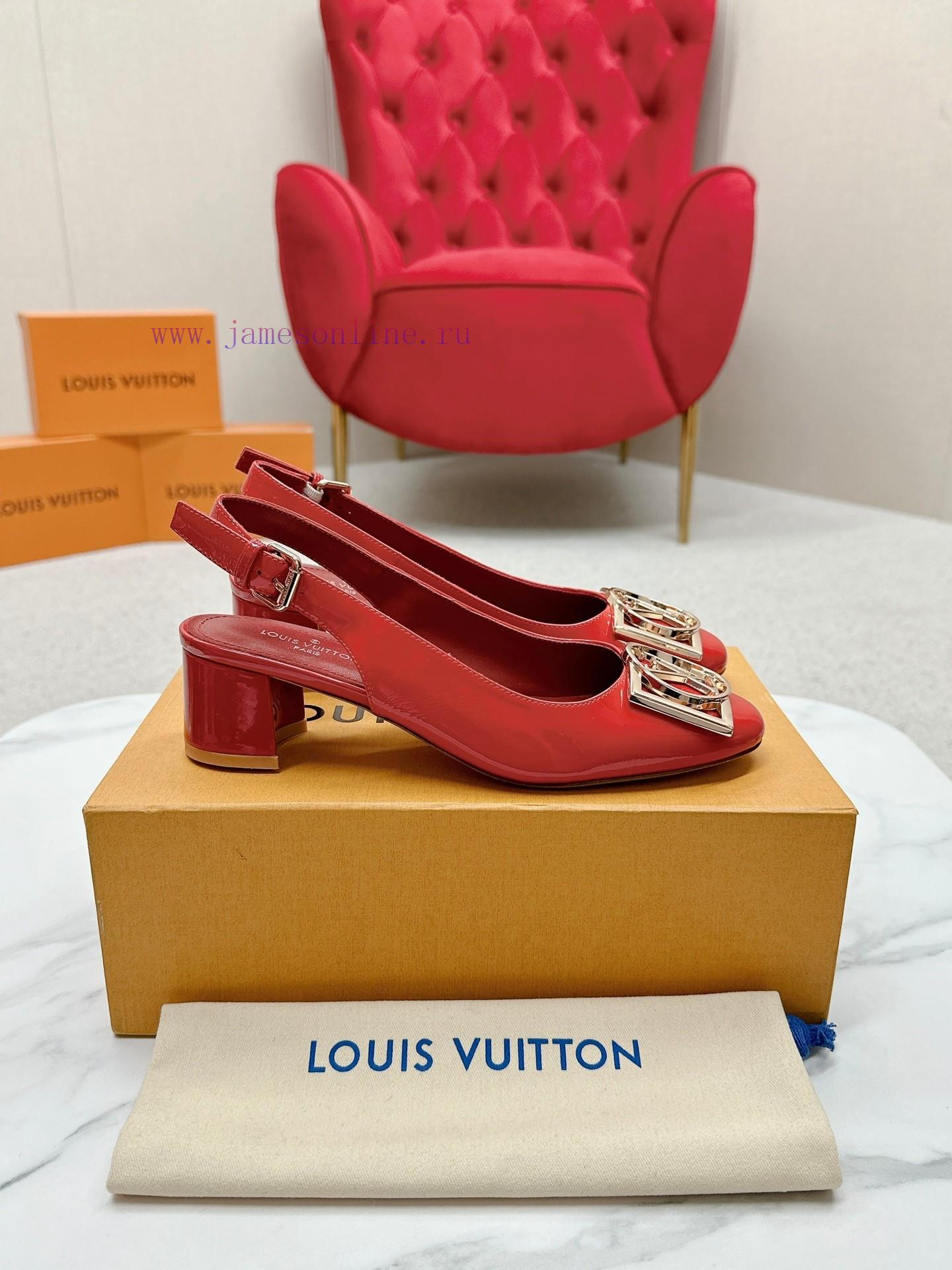️ Lv Single Shoe: This Urban Twist women's shoe provides a fashionable upgrade to the classia1orn0g3 - Image 3