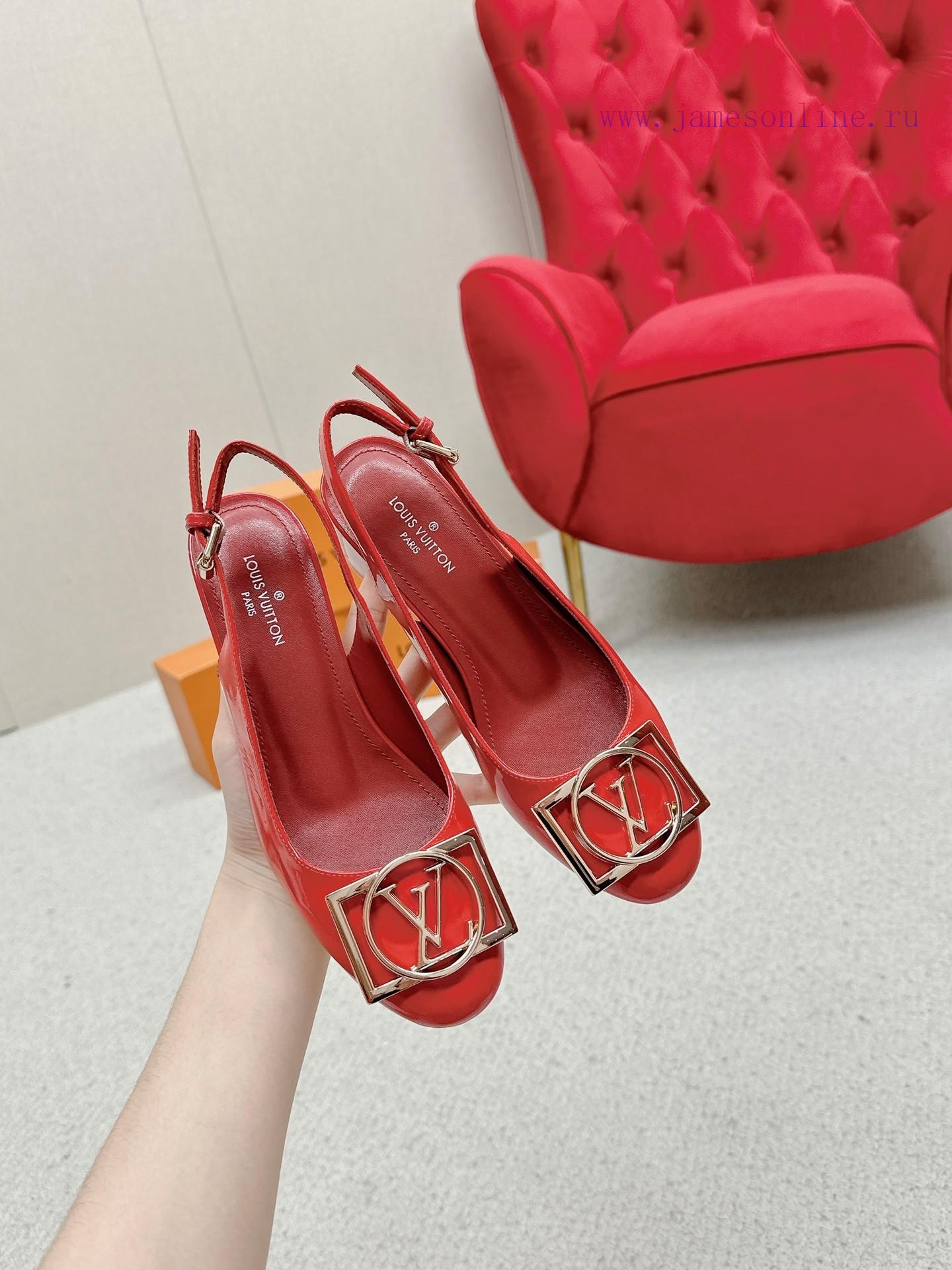 ️ Lv Single Shoe: This Urban Twist women's shoe provides a fashionable upgrade to the classia1orn0g3 - Image 6