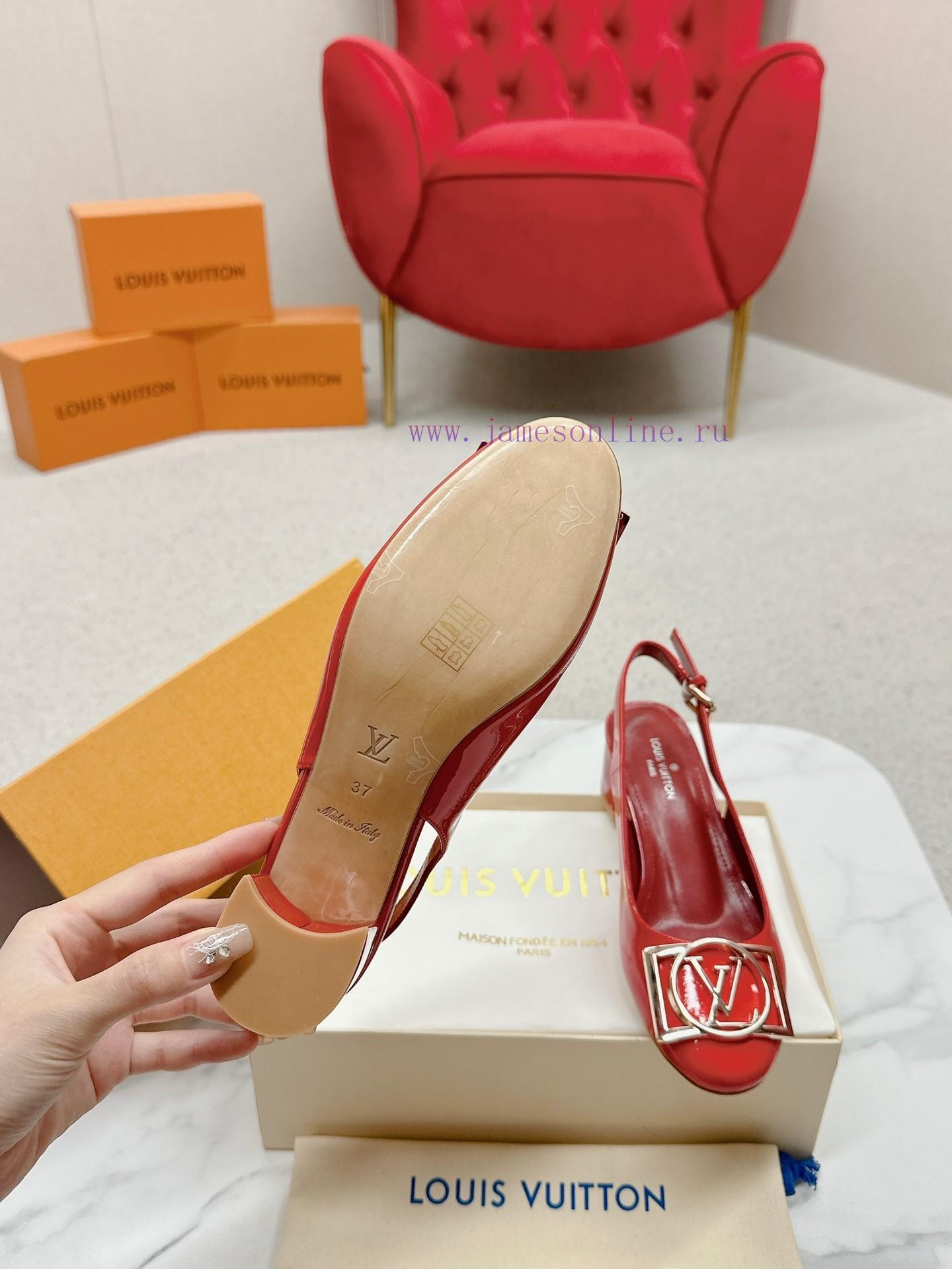 ️ Lv Single Shoe: This Urban Twist women's shoe provides a fashionable upgrade to the classia1orn0g3 - Image 10