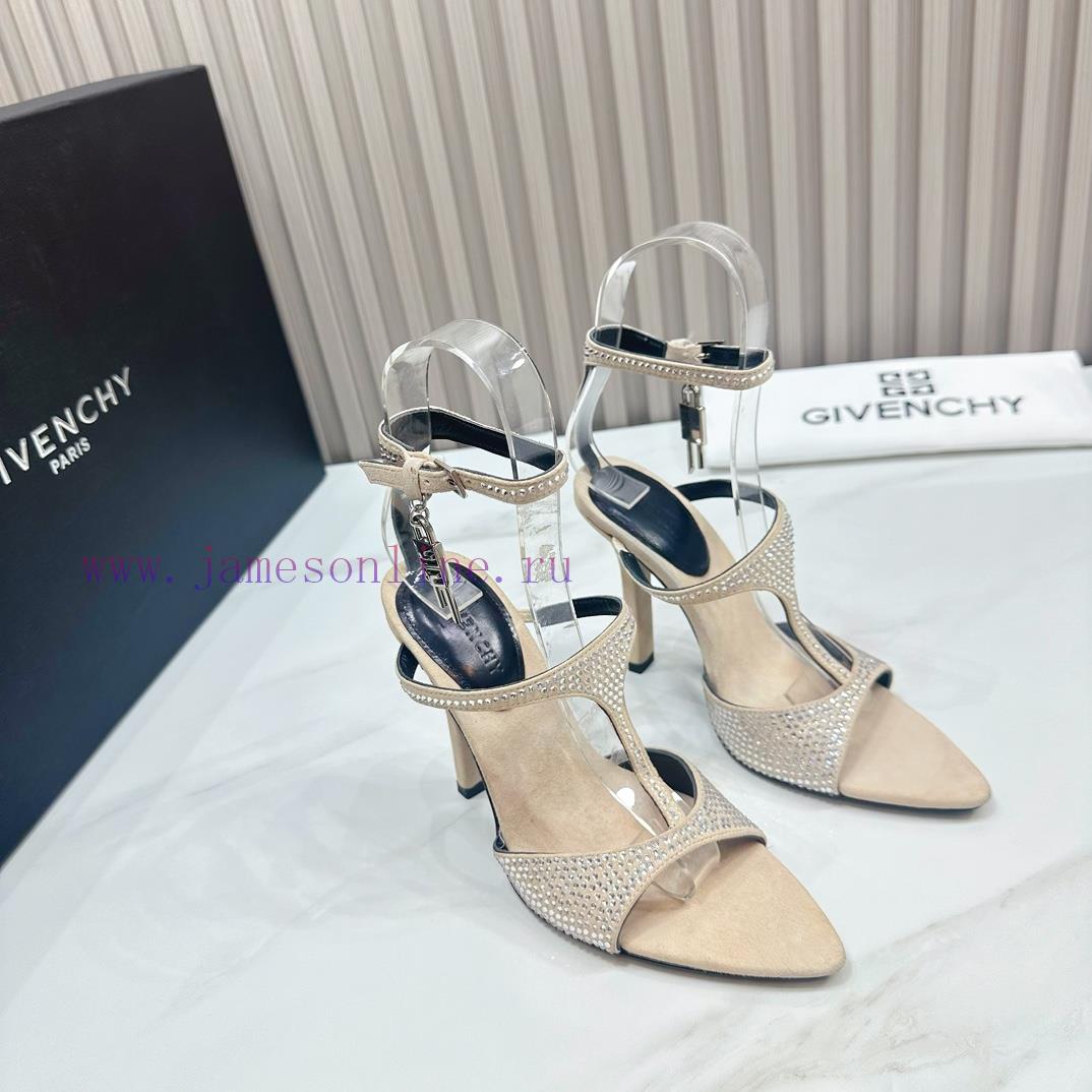 2024 SSS launches GIVENCHY spring/summer collection - the brand's iconic retro elegance conth0yzppe6 - Image 2