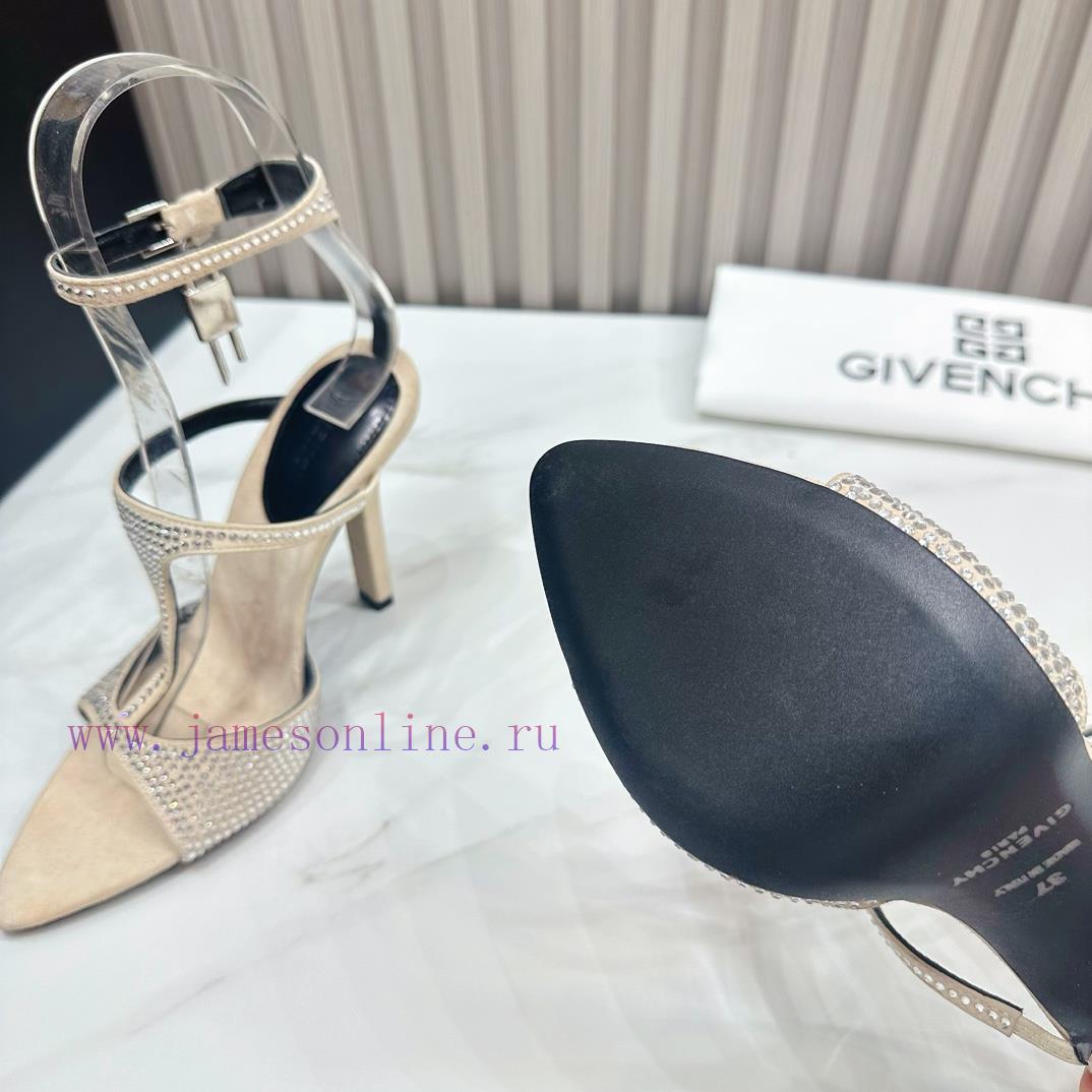 2024 SSS launches GIVENCHY spring/summer collection - the brand's iconic retro elegance conth0yzppe6 - Image 10