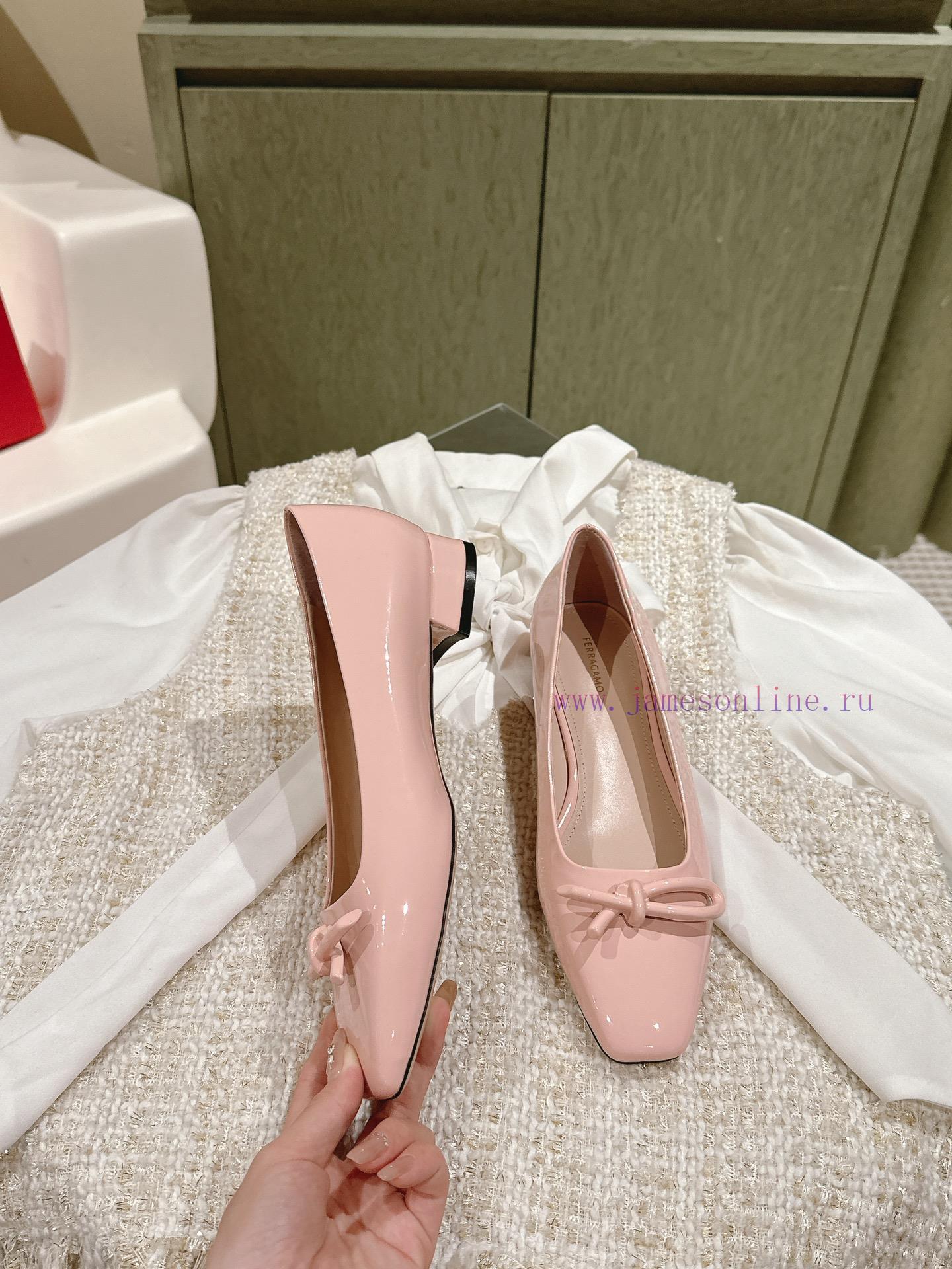 | ²⁰²4 ?? ??Ferragam"Ferragamo Spring/Summer Collection's new product features a square b10vkvikx - Image 3