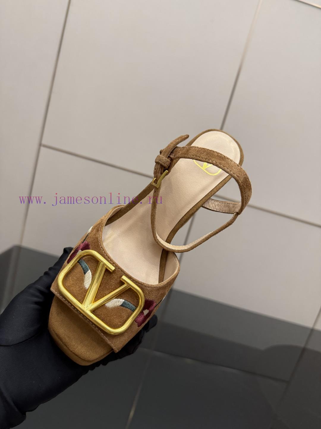 γκαλερι ντε μποτε αρωματα | 2025 Latest Water Platform SandalsThis Women's Open Toed Sandal Showcases Brand Heritage And Sh hzik10mz | δερμα νουμπουκ σε παπουτσια - Image 9