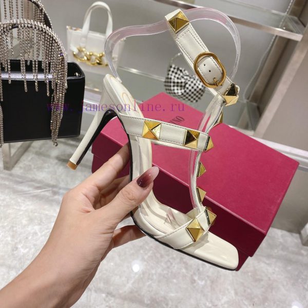 crocs γυναικείες παντόφλες swiftwater sandal | Valentinotino 〰️ Valentino Riveted Sandals New Top QualityImported Sheepskin UpperImported Shee perf85o6 | μποτες μυτερες με τακουνι