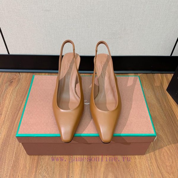 μαυρες γοβες πεδιλα | The Minimalist Style Of Loro Pia * A Rear Air Sole Is A Very Durable Style And It Is The King O yx8egrcf | brands γυναικεια παπουτσια