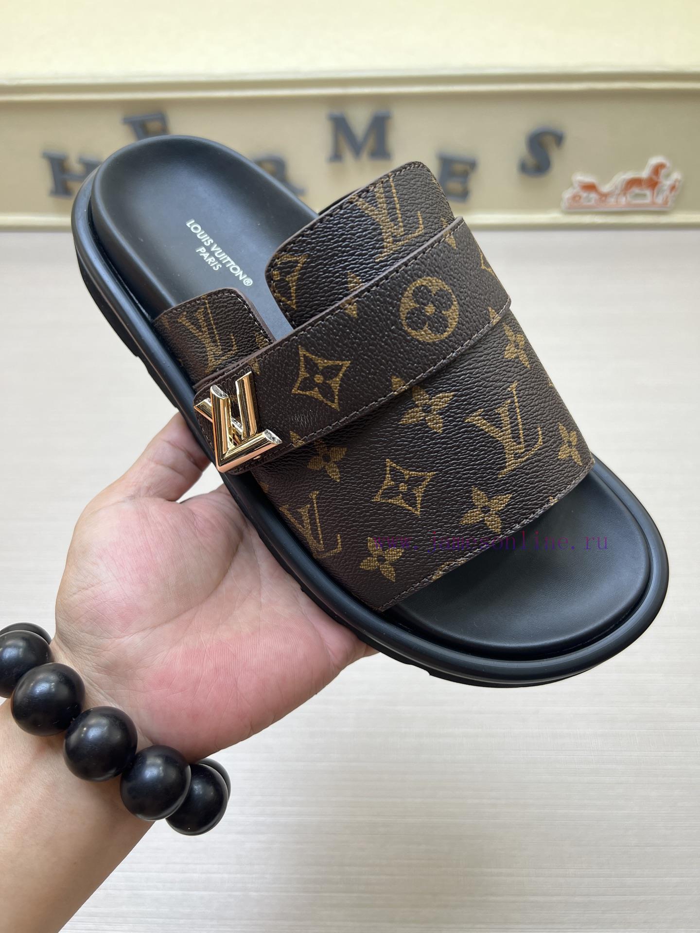 ασημι πεδιλα με κοντο ντακουνι | LOUIS VUITTON LV Printed Men's And Women's Slippers Are Popular On The Market. The Drawer Box P vaidql20 | atlanta footwear παπουτσια - Image 2
