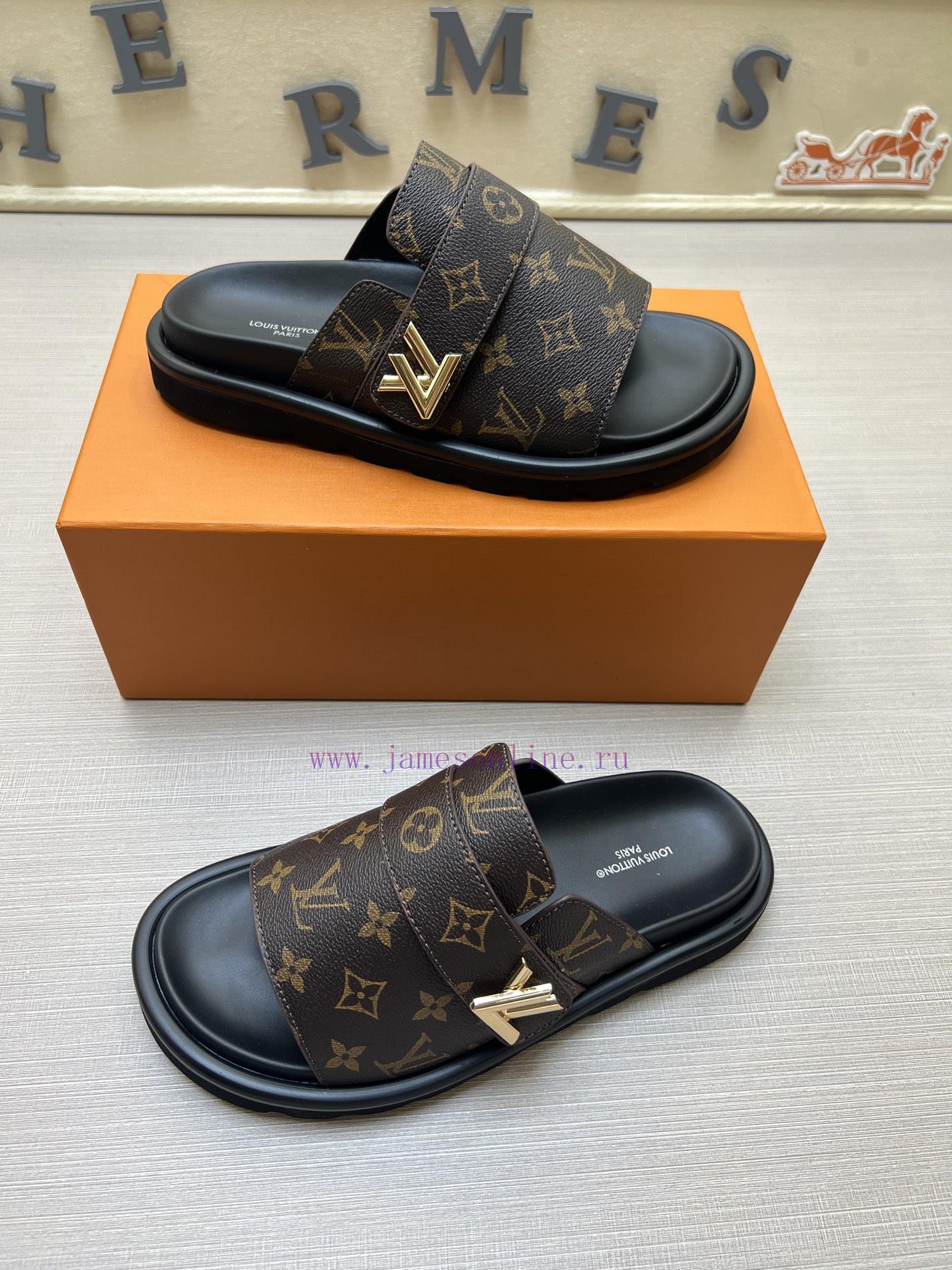 ασημι πεδιλα με κοντο ντακουνι | LOUIS VUITTON LV Printed Men's And Women's Slippers Are Popular On The Market. The Drawer Box P vaidql20 | atlanta footwear παπουτσια - Image 6