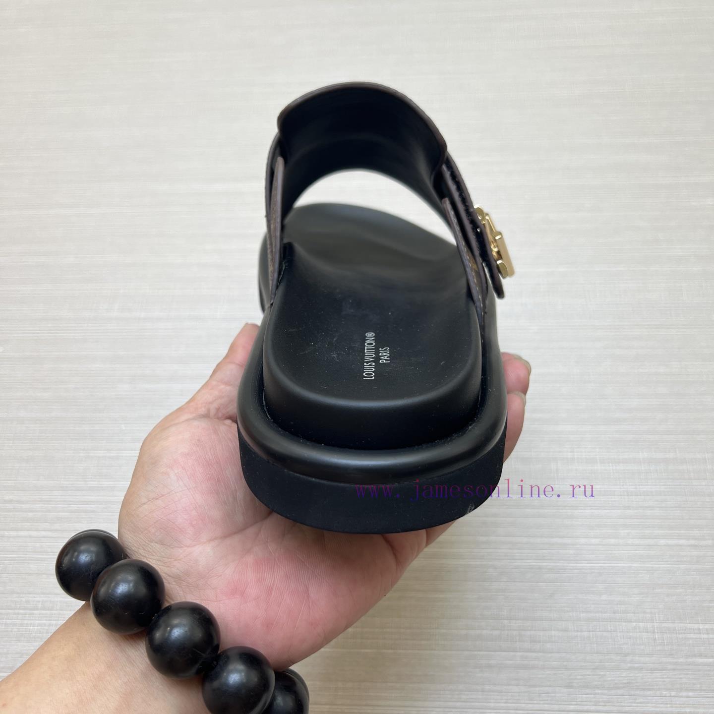 ασημι πεδιλα με κοντο ντακουνι | LOUIS VUITTON LV Printed Men's And Women's Slippers Are Popular On The Market. The Drawer Box P vaidql20 | atlanta footwear παπουτσια - Image 8