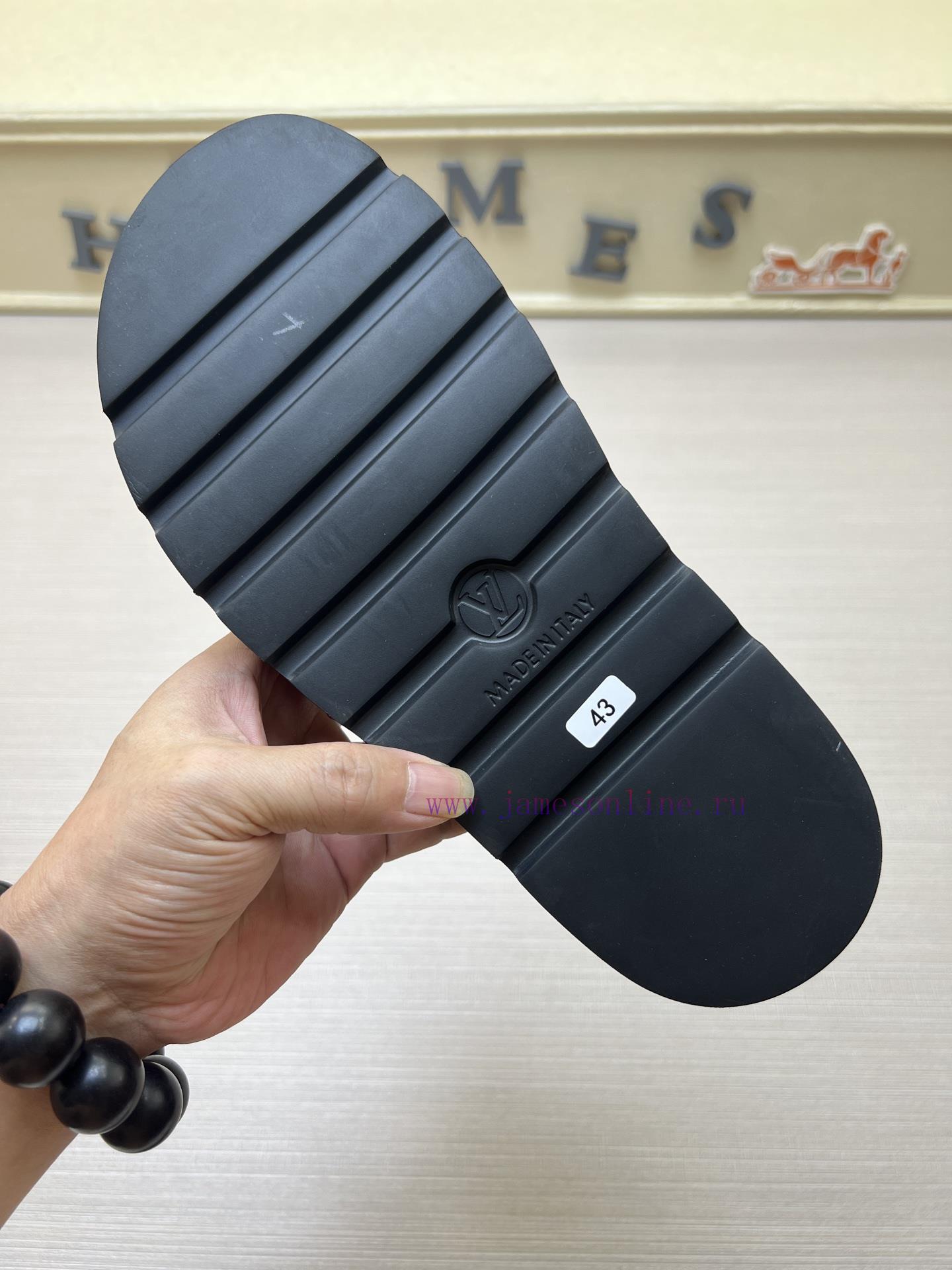 ασημι πεδιλα με κοντο ντακουνι | LOUIS VUITTON LV Printed Men's And Women's Slippers Are Popular On The Market. The Drawer Box P vaidql20 | atlanta footwear παπουτσια - Image 10