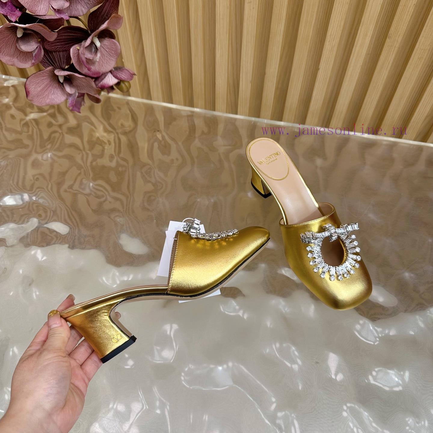 γαλάζιο πεδιλο | 2025 Fashion Show | Valentino Crystal Coarse Heel Half Dragged High Heel Sandals With Beautiful 1msxsw4o | intersport ορειβατικά μποτάκια - Image 9