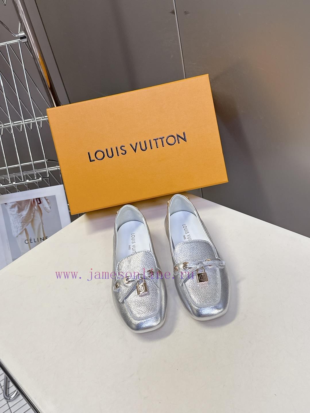 χουαρατσι παπουτσια | Lv Brand Louis Vuitton Autumn And Winter New Collection Of Bean Shoes Thin Soled Shoes With A L e9brhauh | άσπρα λουστρίν μποτακια γυναικεία - Image 2