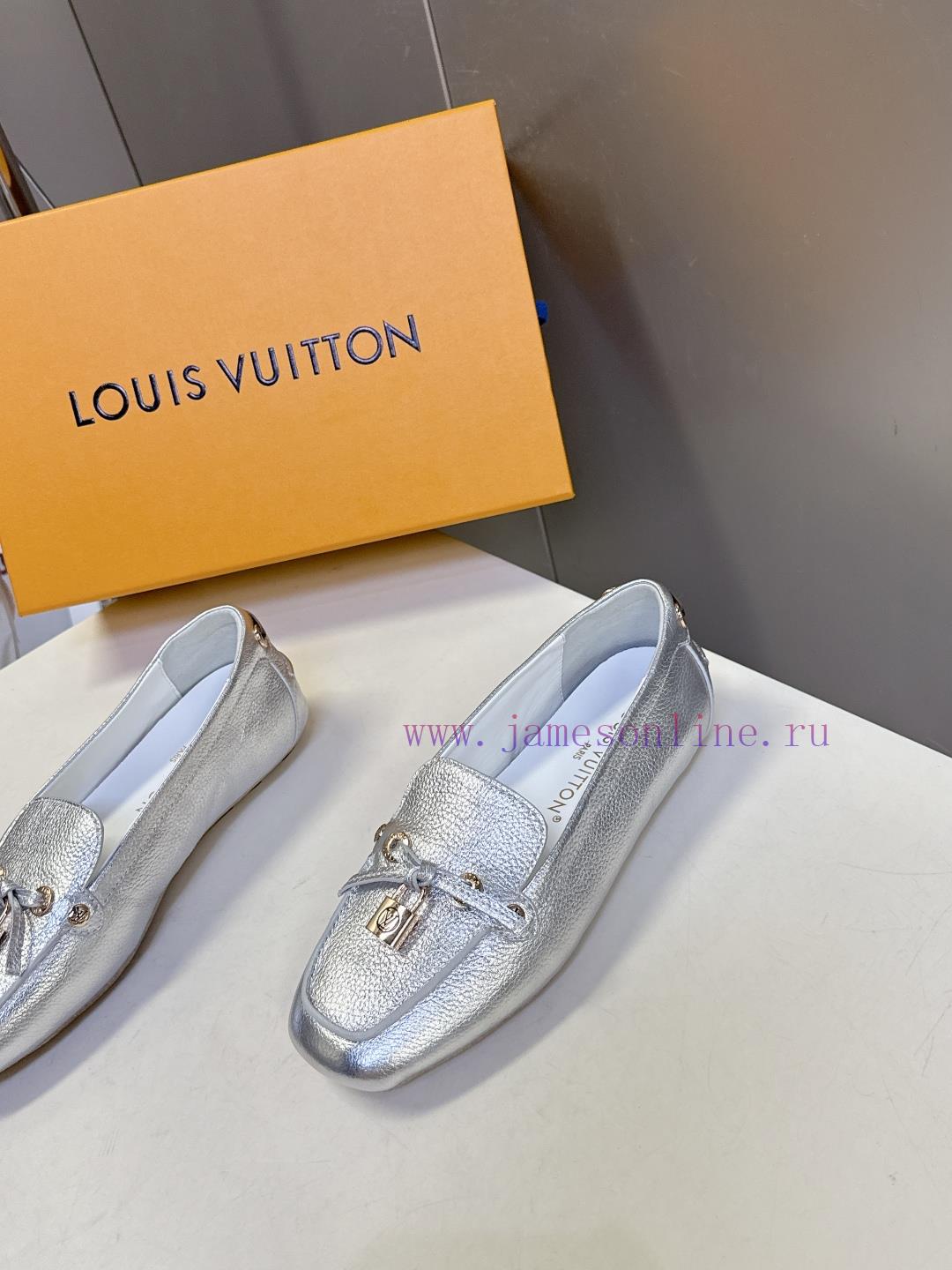 χουαρατσι παπουτσια | Lv Brand Louis Vuitton Autumn And Winter New Collection Of Bean Shoes Thin Soled Shoes With A L e9brhauh | άσπρα λουστρίν μποτακια γυναικεία - Image 4